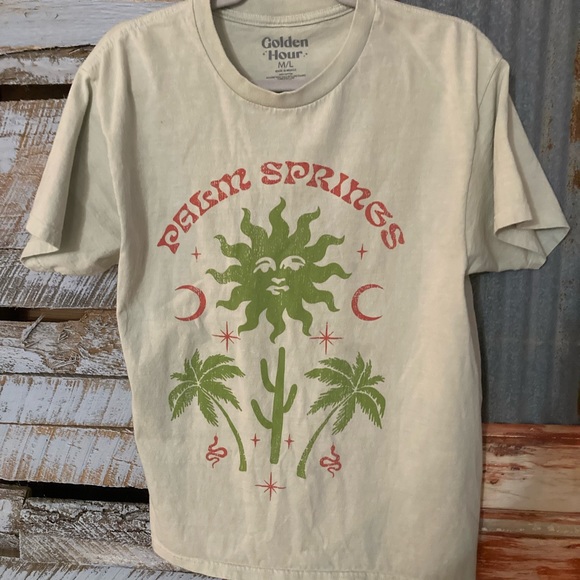 Graphic T-Shirt - Picture 1 of 4